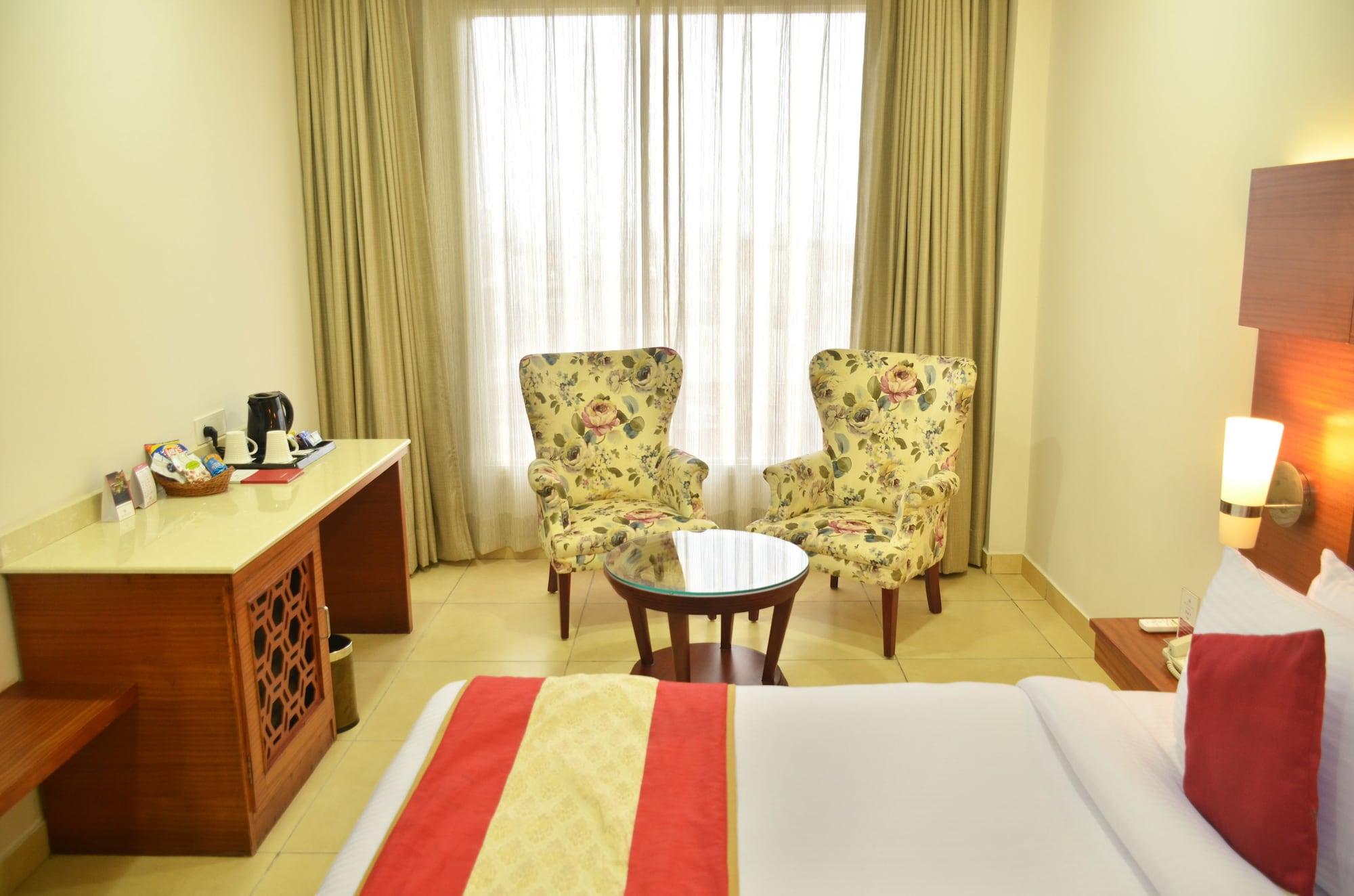 Mint Hotel Premia Chandigarh, Zirakpur Экстерьер фото