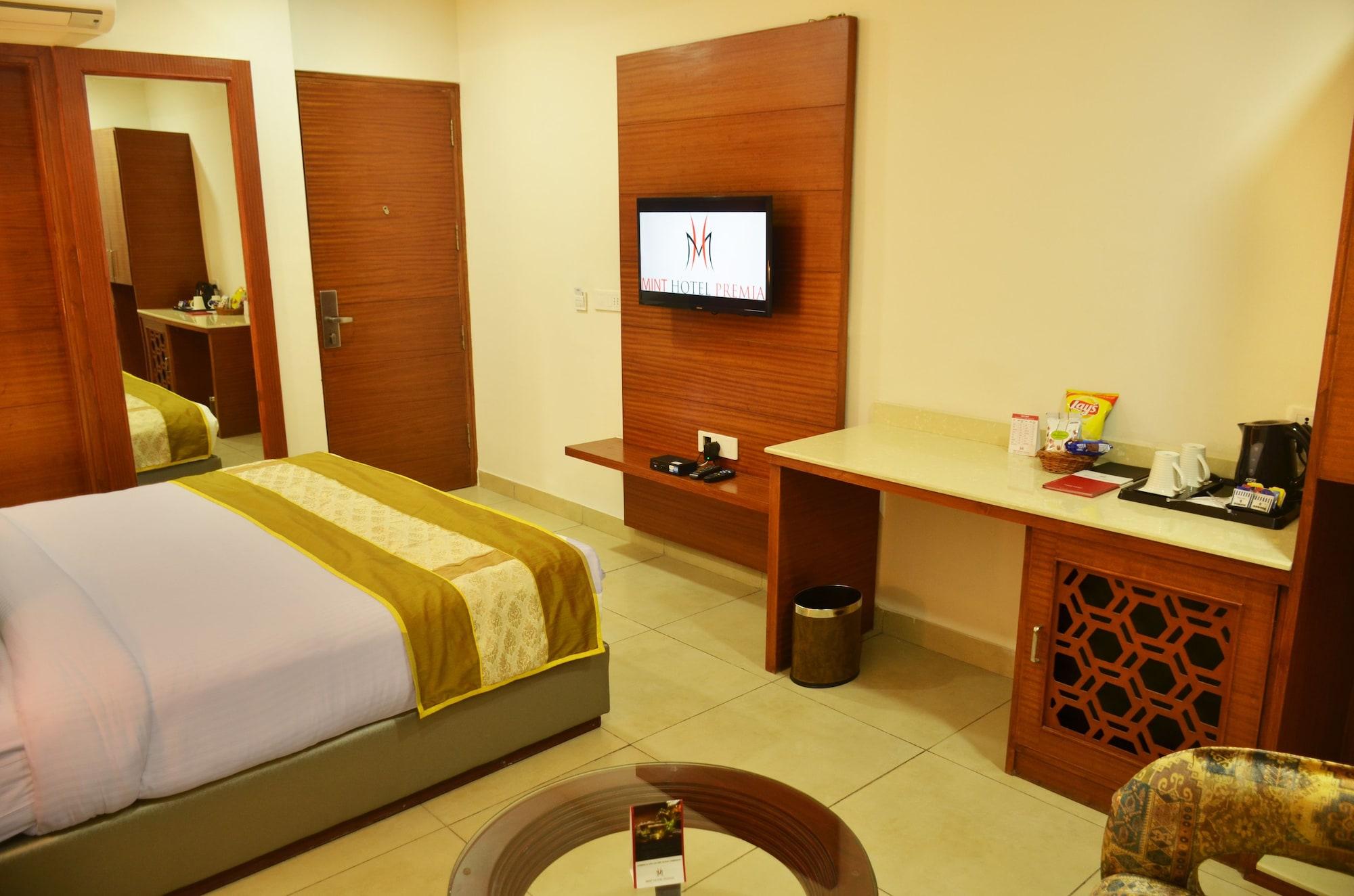 Mint Hotel Premia Chandigarh, Zirakpur Экстерьер фото