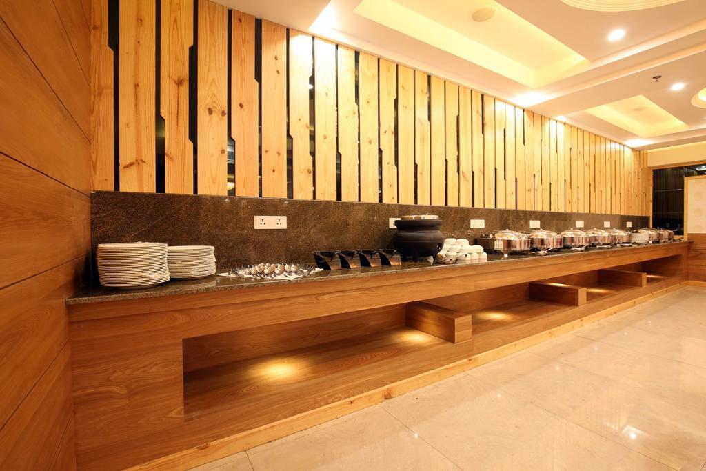 Mint Hotel Premia Chandigarh, Zirakpur Экстерьер фото